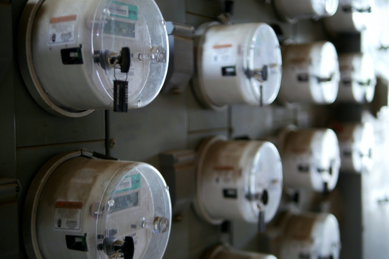 Elektrische auto thuis opladen: wat kost een kWh met een vast, variabel of dynamisch contract?